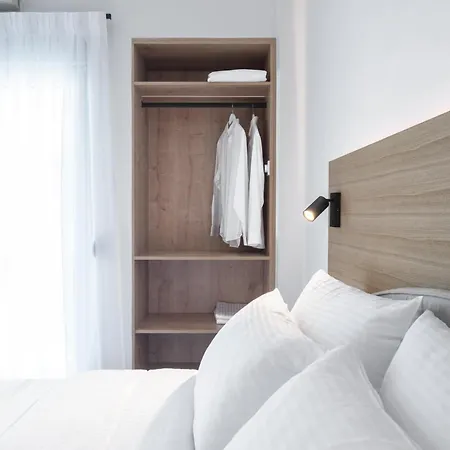 The Prettyment 1' From The White Tower *