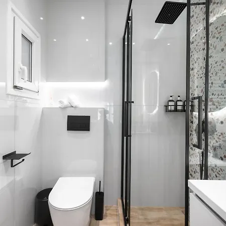 The Prettyment 1' From The White Tower *